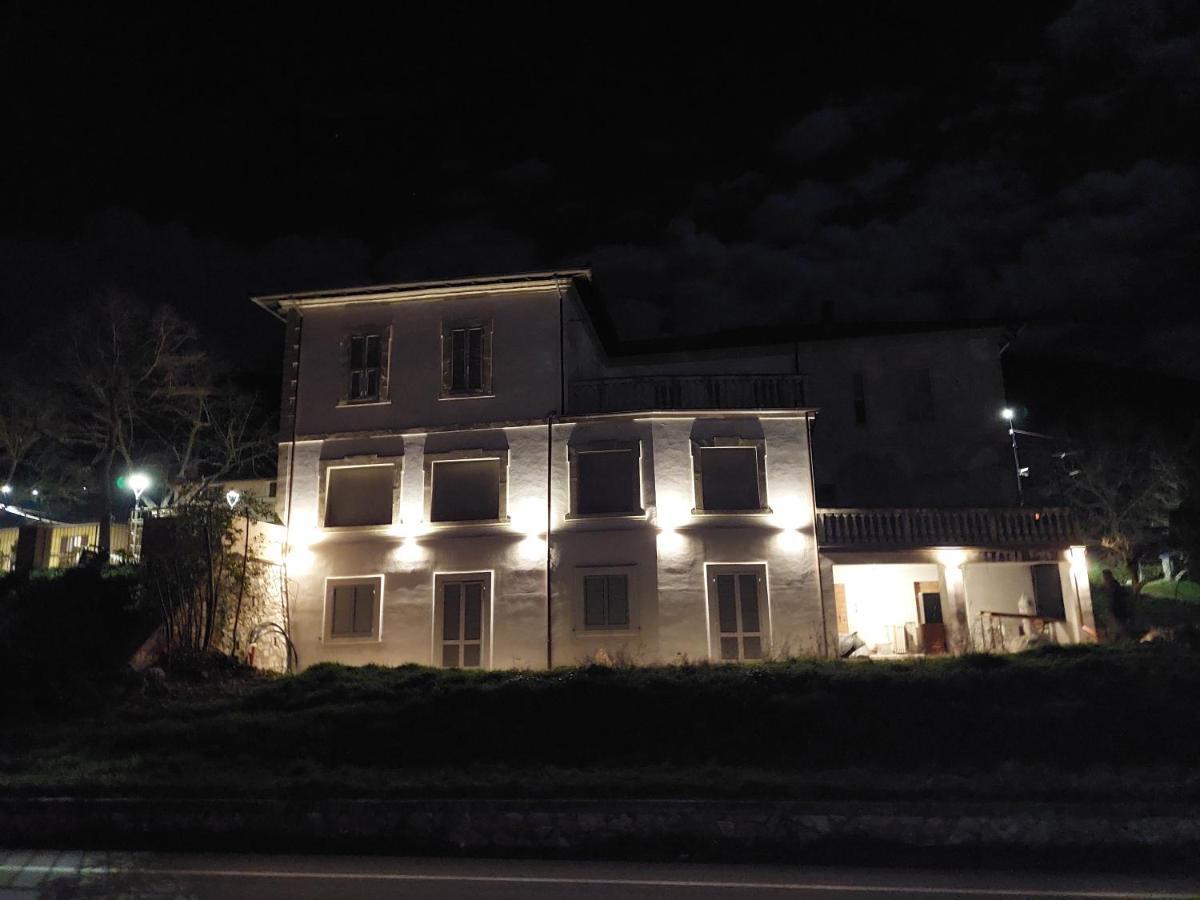 La Casa Del Mago Camere E Appartamenti Pissignano Extérieur photo